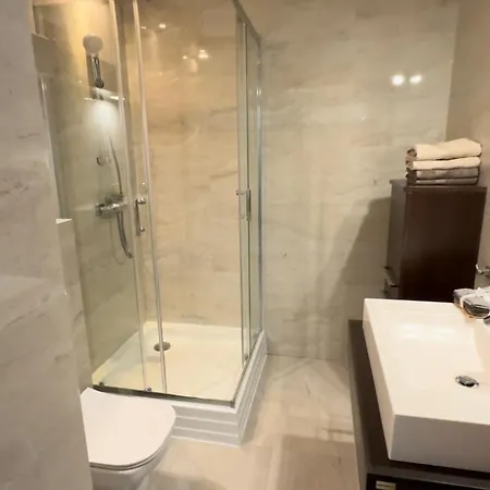 Harbor アパート ウストカ